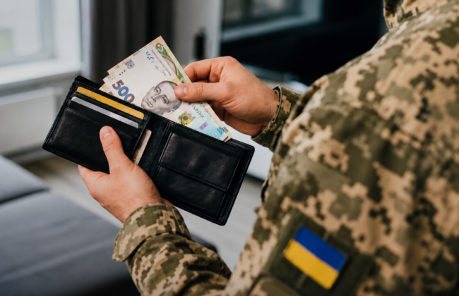 Военнослужащие могут законно не платить проценты по кредитам: кто имеет право на льготу