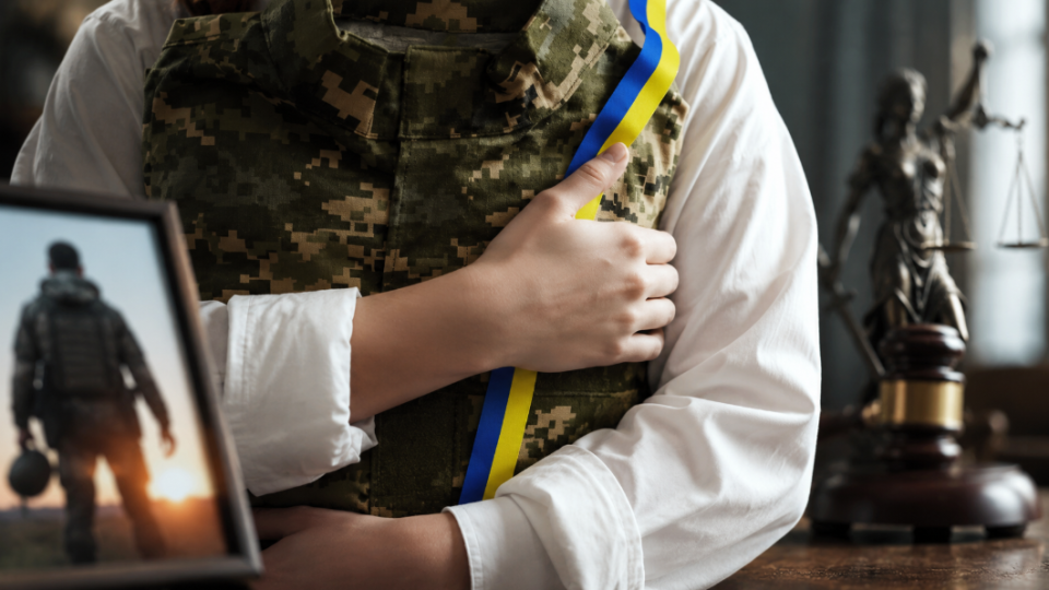 Военнослужащий погиб на фронте, а его гражданской жене отказали в статусе члена семьи: что сказал Верховный Суд