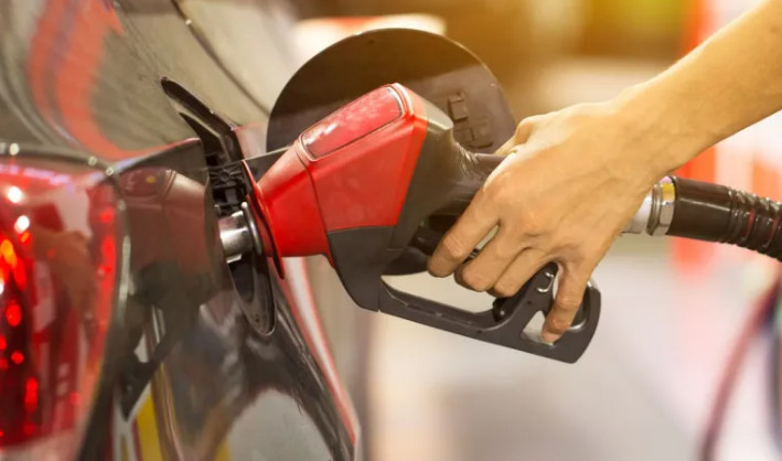 AI Accused of Inflating Gasoline Prices: Car Owners to Sue Major Gas Station Chains
