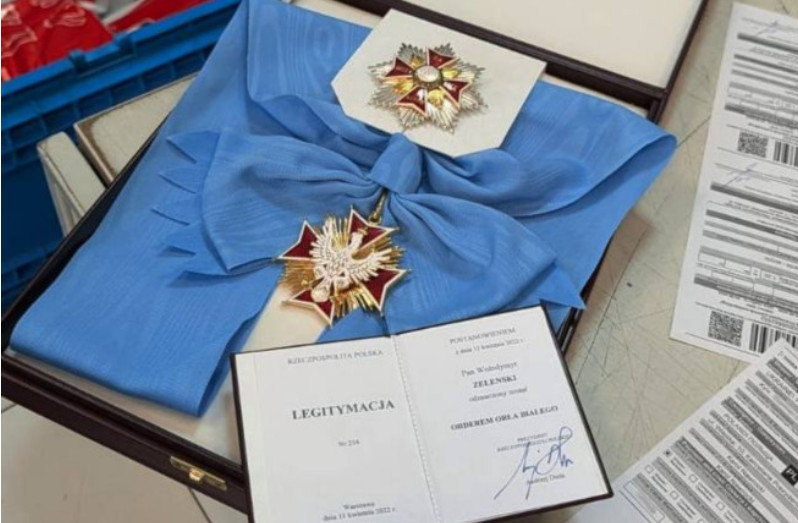 У Навроцького отримали орден Білого Орла, який Зеленський відправив поштою