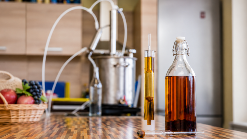 Abolition of fines for moonshining: how the Rada proposed to legalize homemade alcohol