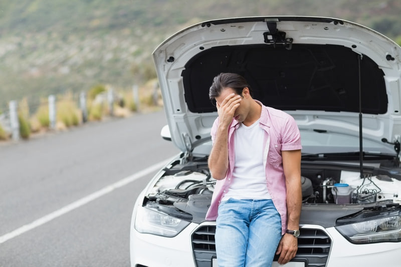 A passerby leaned on a car and allegedly made a dent worth 29,000 UAH: did the car owner get compensation