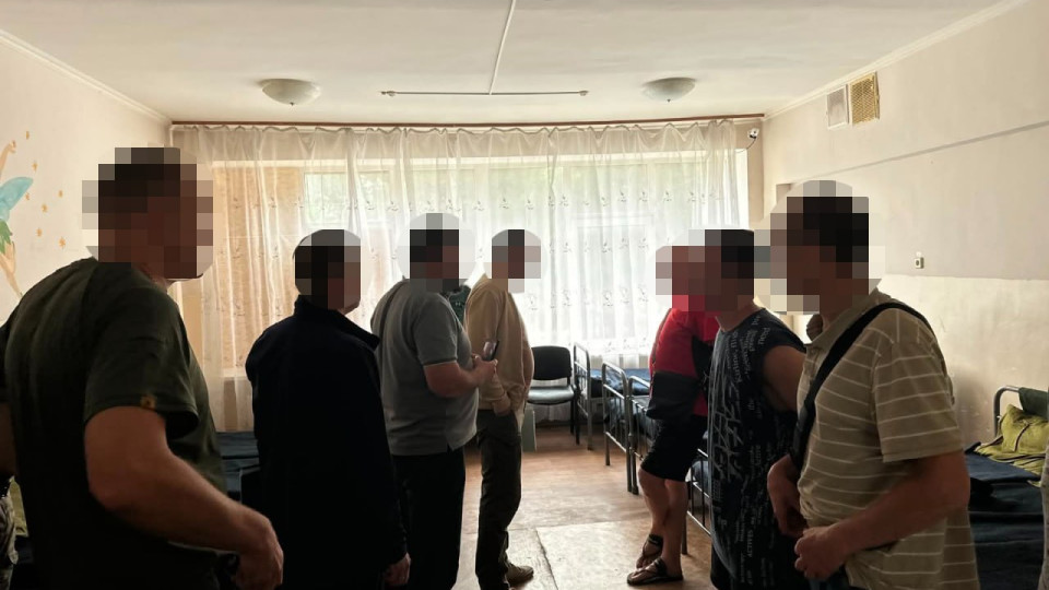 Mobilized man was without contact with relatives for 18 days and had broken ribs: SBI investigates possible violations at Mykolaiv TRC