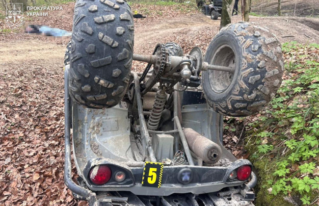 In Lviv region, a 17-year-old girl died under the wheels of a quad bike – the rental provider was suspected