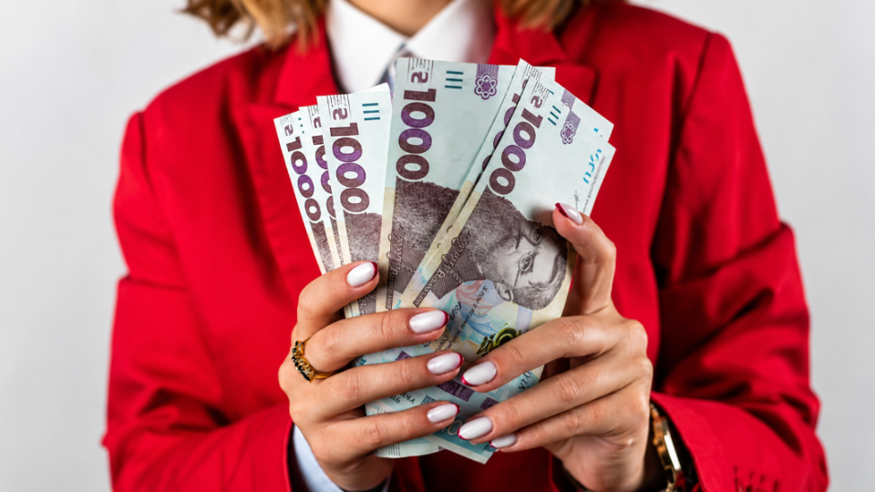 Посадовці місцевого самоврядування отримають доплати за роботу з грантами та проєктами ЄС