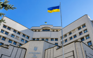 КСУ признал неконституционной норму о безальтернативном содержании под стражей военнослужащих
