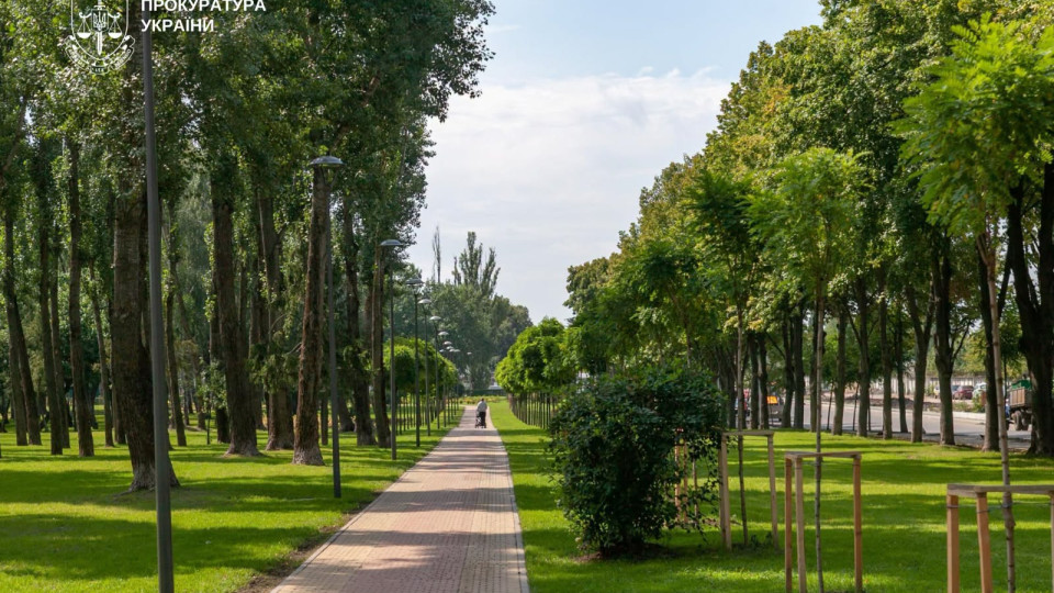 In Kyiv, a group consisting of Kyivzelenbud officials embezzled UAH 3 million on park repairs