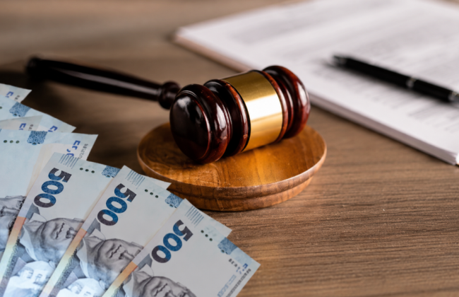 Отримали компенсацію через суд: чи потрібно відображати ці кошти в декларації