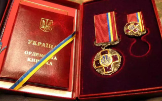Володимир Зеленський відзначив державними нагородами десятки українців з нагоди Дня Конституції: повний список