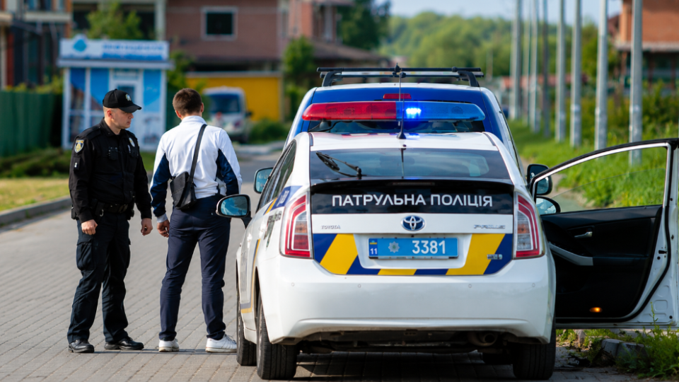 What to Do If You Are Stopped by the Patrol Police: 7 Mistakes Drivers Make