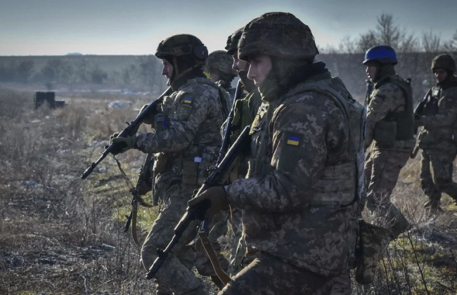 Військовим платитимуть до 100 тисяч гривень за полонених окупантів: що передбачає постанова Кабміну