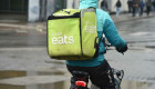Суд у Бельгії визнав кур’єрів Uber Eats самозайнятими: компанія виграла справу про статус працівників