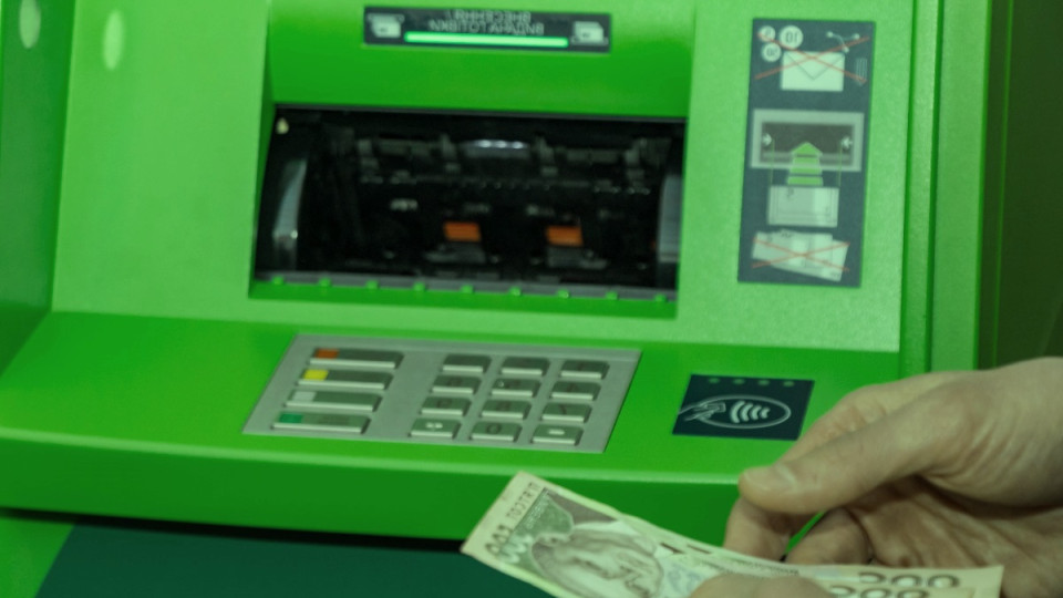 Cash withdrawal and card payment limits from July 1: what applies in Ukraine and abroad