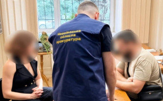 Адвокат с Буковины подозревается в организации схемы ввоза авто под видом гуманитарной помощи для ВСУ