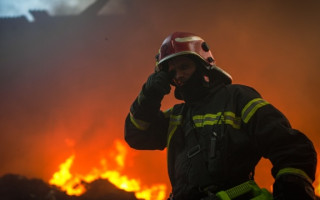 Имеет ли право спасатель ГСЧС выехать за границу в отпуск к детям — решение суда