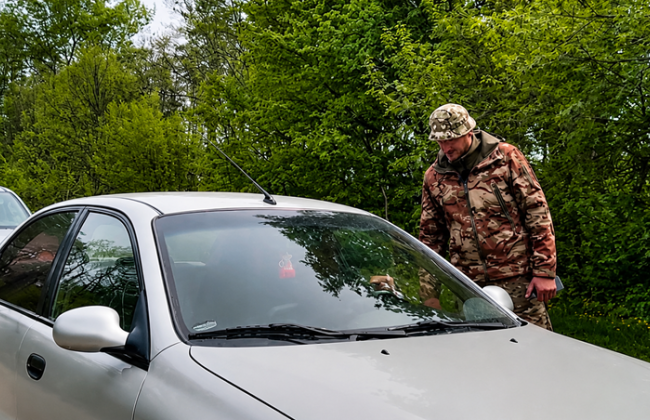 Имеют ли право ТЦК останавливать авто вне блокпоста: что говорит закон