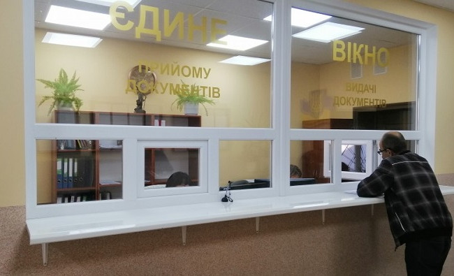 Работникам аппаратов судов повысят зарплаты: правительство ввело новые коэффициенты