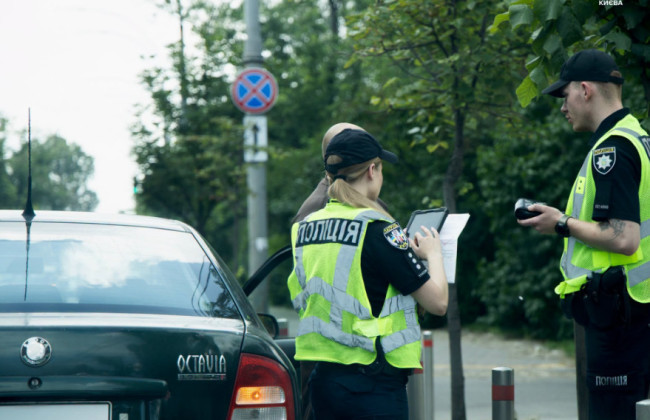 В полиции напомнили размер штрафа за парковку под знаком «Остановка запрещена»