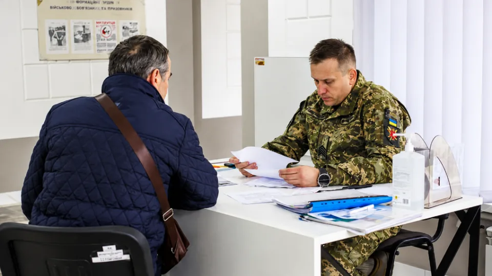 Мобилизованного нельзя автоматически лишить права быть опекуном недееспособного лица — Верховный Суд