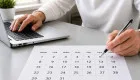 Имеет ли право работник на ежегодный отпуск за период приостановления действия трудового договора