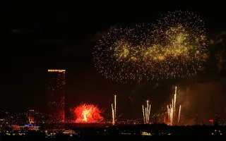 У Нью-Йорку під час святкового шоу загорівся Бруклінський міст – відео