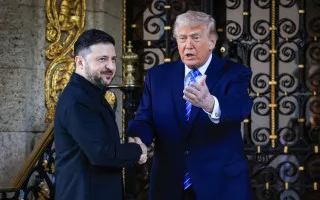 Владимир Зеленский и Дональд Трамп обсудили вопросы прекращения войны и договорились о новой встрече
