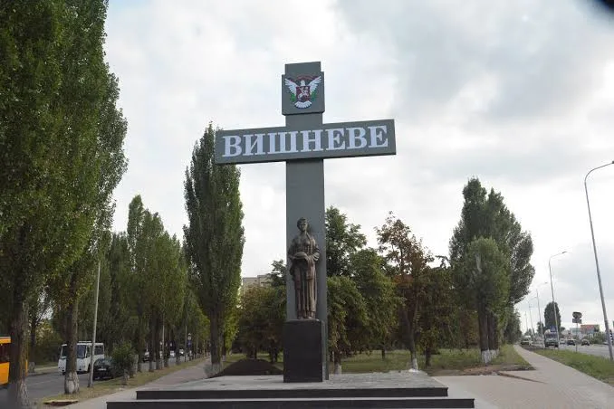 Ухудшение качества воздуха и риск повторной детонации: что происходит в Вишневом после атаки РФ
