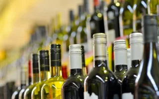 Продажа алкоголя с доставкой: какие лицензии необходимо оформить курьерской службе