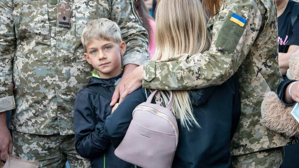 Чи можуть військовому відмовити у звільненні, якщо після розлучення діти живуть з матір'ю — рішення суду