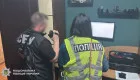 В Киеве адвокат и помощник судьи за 3 500 долларов обещали «решить» наследственное дело