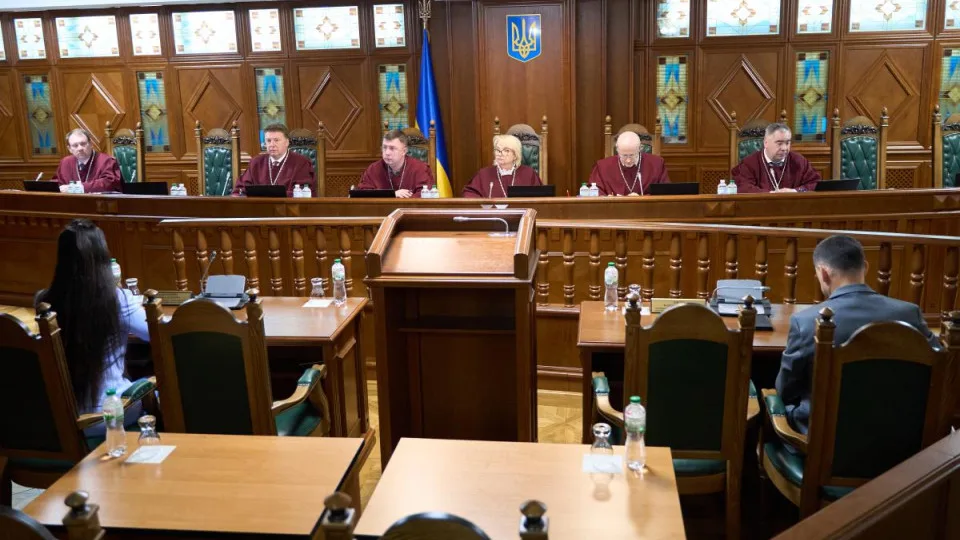 КСУ проверяет конституционность переходных норм о долевом участии застройщиков после отмены статьи 40