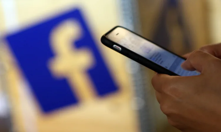Образливі плакати та публікації у Facebook: ВРП побачила ознаки психологічного тиску на суддів Західного апеляційного господарського суду