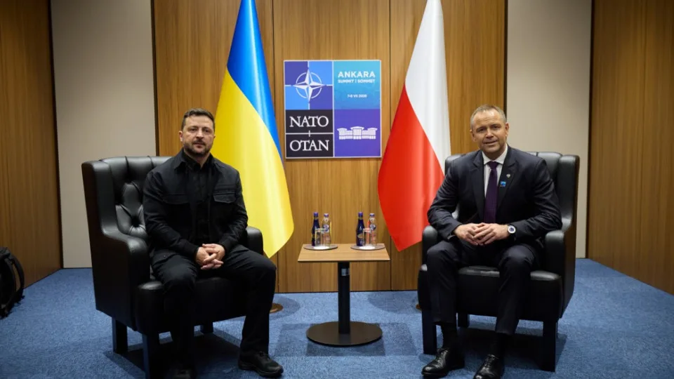 Володимир Зеленський зустрівся з президентом Польщі Каролем Навроцьким в Анкарі: про що говорили