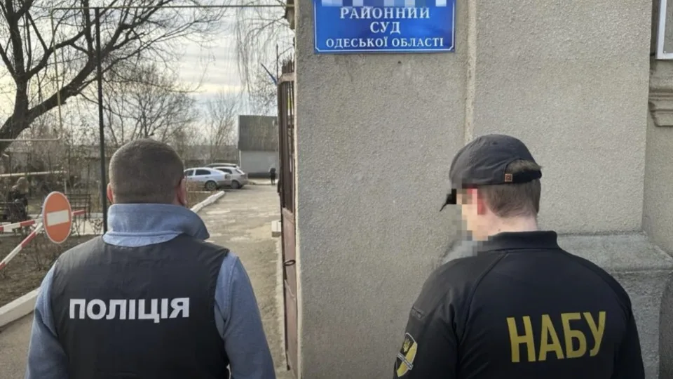 $10 тысяч за решение по гражданскому делу: будут судить судью одесского райсуда и его родственника-адвоката