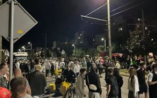 Столкновение с ТЦК во Львове: толпа перевернула служебный автомобиль, назначено расследование, видео