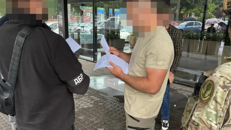 Капеллан со сломанной челюстью, офицер — со сломанным ребром: ГБР сообщило о подозрении военнослужащему из полка «Скала»
