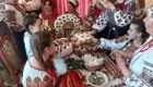 Уникальный свадебный перьевой венок из Прикарпатья внесен в список культурного наследия: чем он особенный