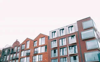 The seller cannot alienate property based on an invalid inheritance certificate — Supreme Court