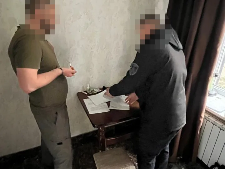 На Сумщине офицер организовал схему фиктивных боевых командировок и присваивал выплаты военных — ГБР