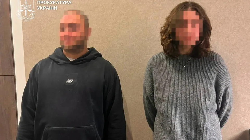 У Києві 24-річний чоловік та його співучасниця катували дівчину і змушували її працювати у секс-індустрії