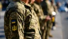 Після повернення з полону військовому відмовили у виплатах через нібито самовільне залишення частини: що вирішив суд