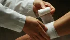 Работник получил травму из-за обстрела: что делать работодателю
