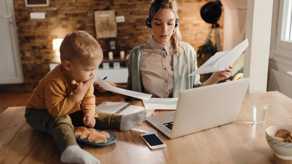 "Motherhood Penalty": Why Ukrainian Mothers Earn Almost Half as Much as Men with Children