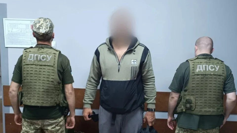 Из-за Карпат в Украину — пограничники остановили мужчину, который возвращался нелегально из Испании
