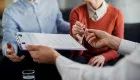 Когда присутствие свидетелей при удостоверении завещания обязательно: разбор практики Верховного Суда