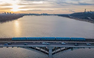 У Києві планують реставрувати міст Метро: що з рухом потягів