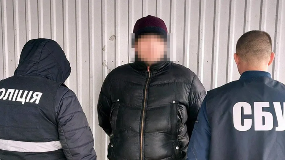Сбежали из воинских частей и торговали гранатами: суд вынес приговор двум мужчинам из Черниговщины