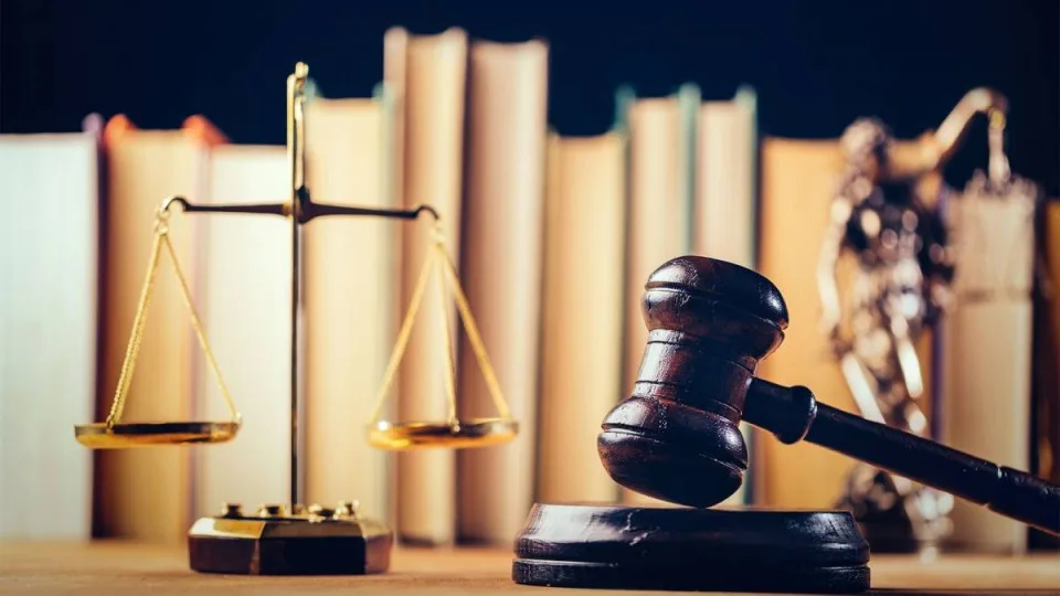 Верховний Суд роз'яснив, хто має право ініціювати виключення відомостей про керівника партійного осередку з ЄДР