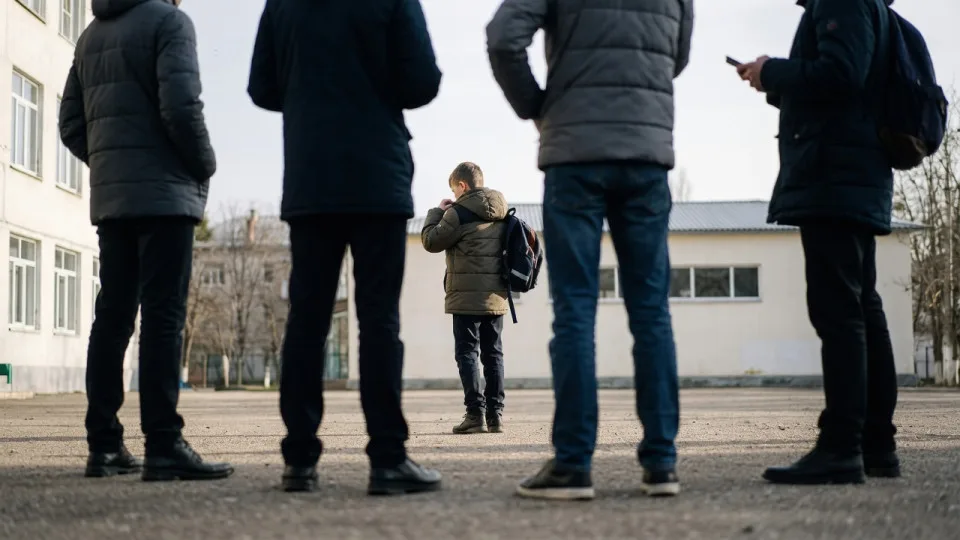 После удара сумкой ребенок получил инвалидность — родители 13-летнего мальчика должны выплатить 1 млн грн компенсации