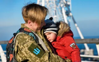 Военнослужащих с детьми могут меньше привлекать к боевым задачам, нарядам и командировкам: какие гарантии хотят закрепить